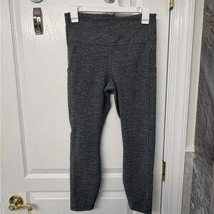 LIKE NEW! Athleta Leggings Ultimate Stash Pocket 7/8 Length